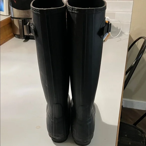 Hunter Classic Black Waterproof Boots - Picture 4 of 4